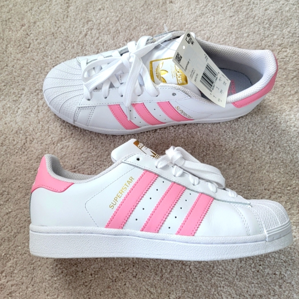 NWT! Adidas Superstar Sneakers 6.5 Big Kids/men   8.5 Women